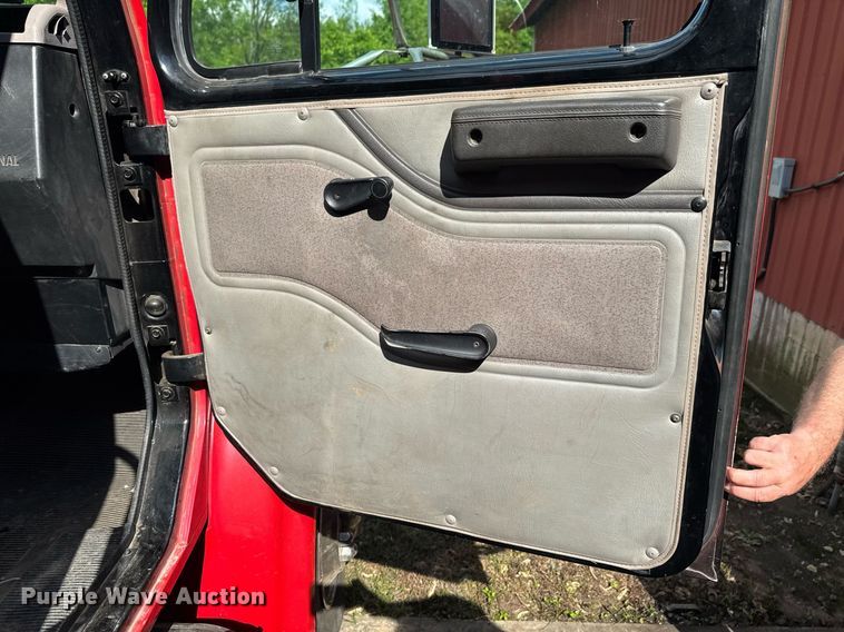 image for item DU9017 1997 International 4700 water truck