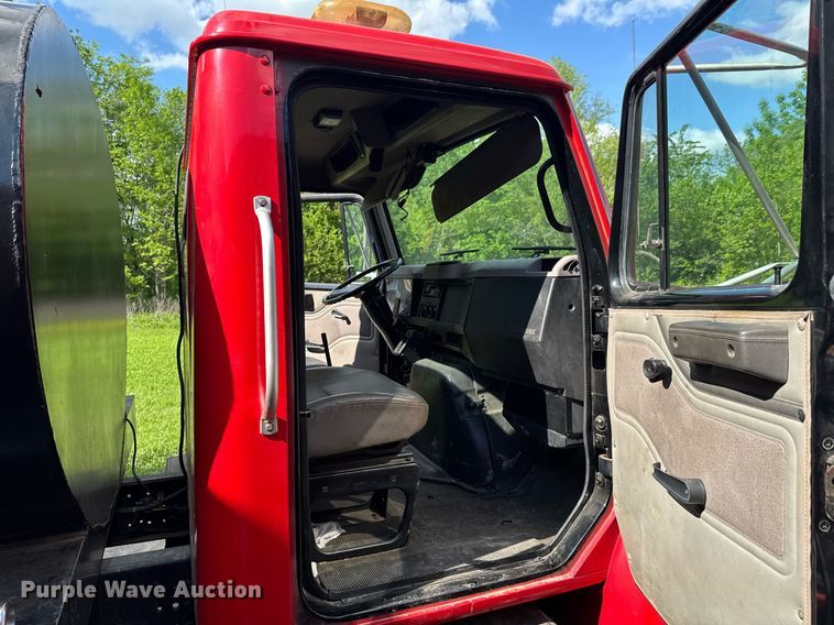 image for item DU9017 1997 International 4700 water truck