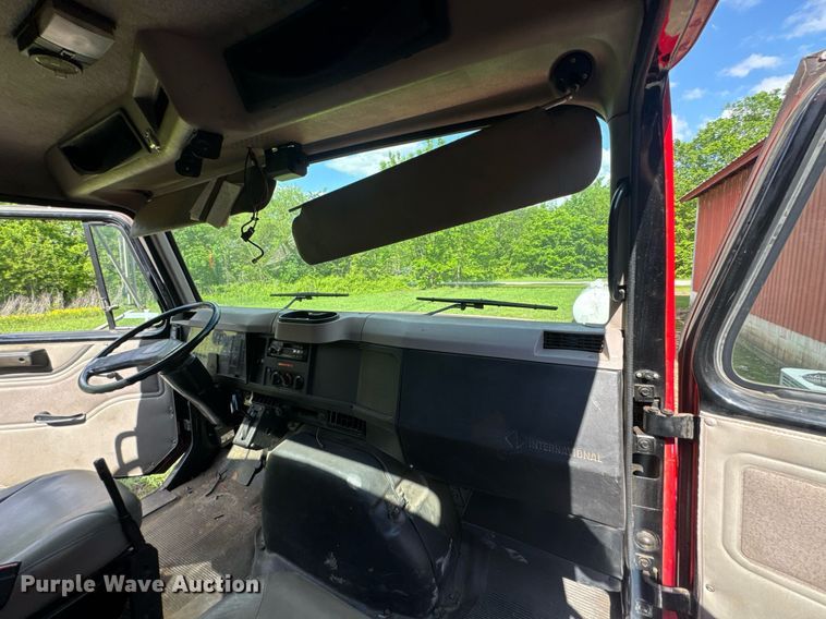 image for item DU9017 1997 International 4700 water truck