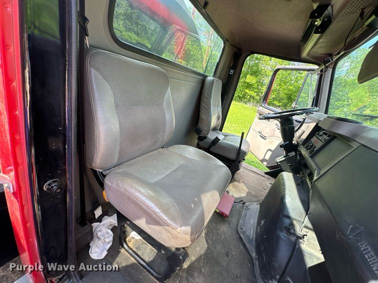 image for item DU9017 1997 International 4700 water truck