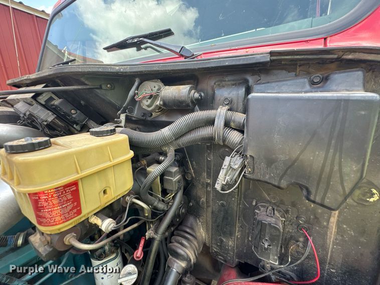 image for item DU9017 1997 International 4700 water truck