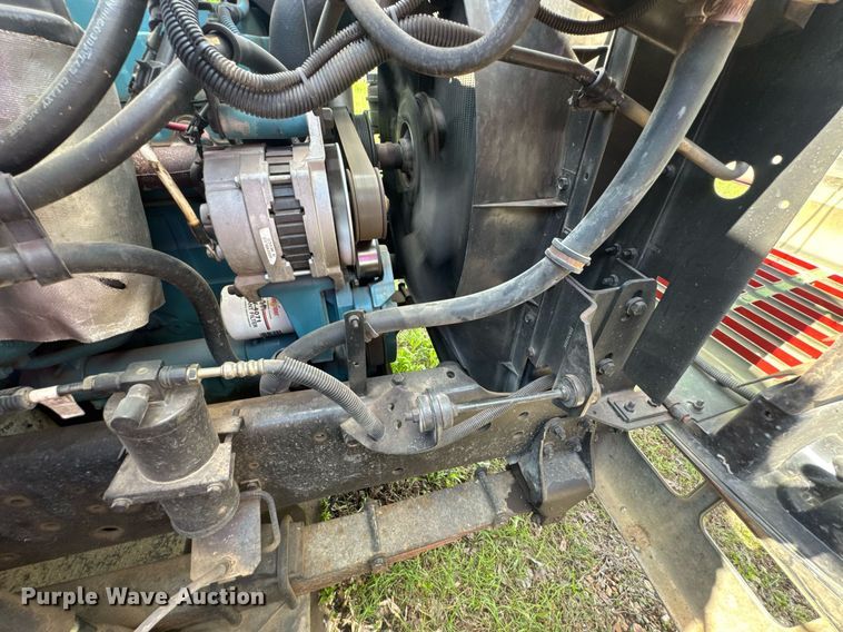 image for item DU9017 1997 International 4700 water truck