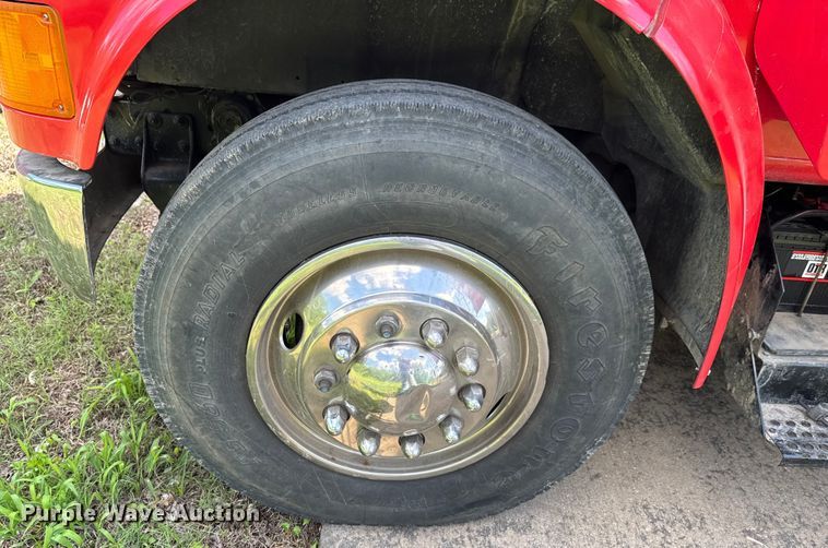 image for item DU9017 1997 International 4700 water truck