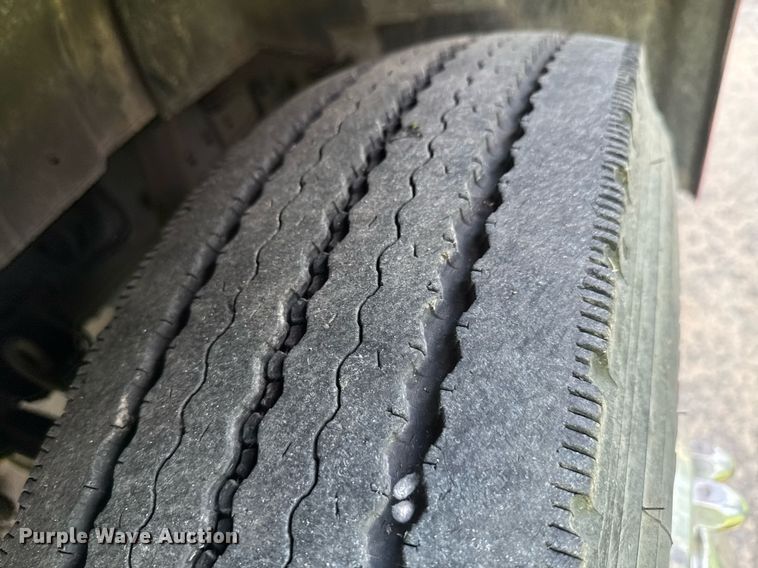 image for item DU9017 1997 International 4700 water truck