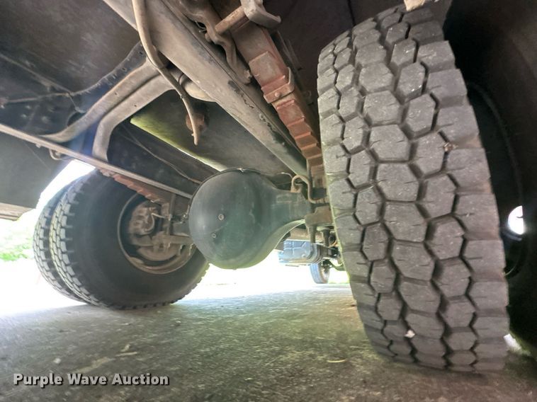 image for item DU9017 1997 International 4700 water truck