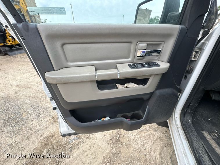 image for item DU9026 2012 Dodge Ram 1500 SLT Crew Cab pickup truck