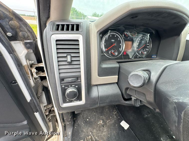 image for item DU9026 2012 Dodge Ram 1500 SLT Crew Cab pickup truck