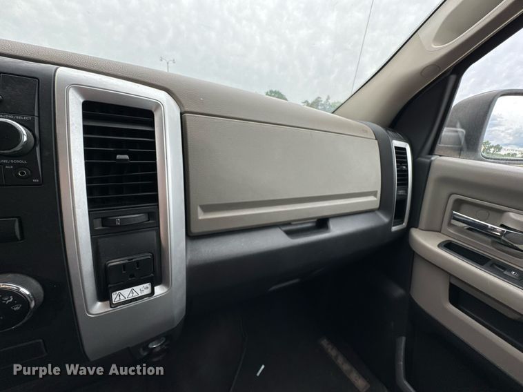 image for item DU9026 2012 Dodge Ram 1500 SLT Crew Cab pickup truck