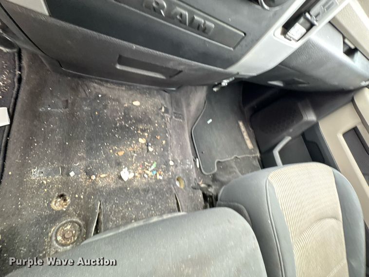 image for item DU9026 2012 Dodge Ram 1500 SLT Crew Cab pickup truck