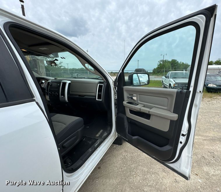image for item DU9026 2012 Dodge Ram 1500 SLT Crew Cab pickup truck