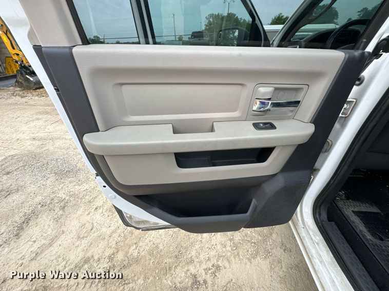 image for item DU9026 2012 Dodge Ram 1500 SLT Crew Cab pickup truck