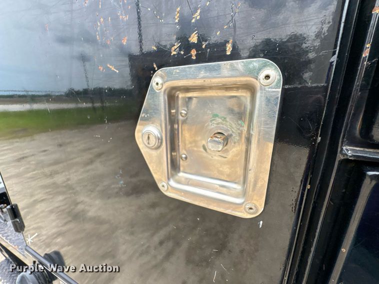 image for item DU9032 2006 Chevrolet Silverado 3500 utility bed pickup truck