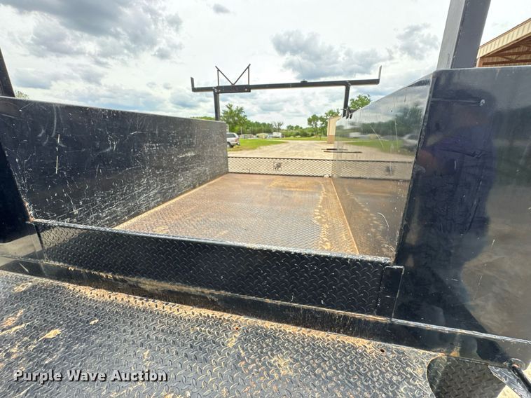 image for item DU9032 2006 Chevrolet Silverado 3500 utility bed pickup truck