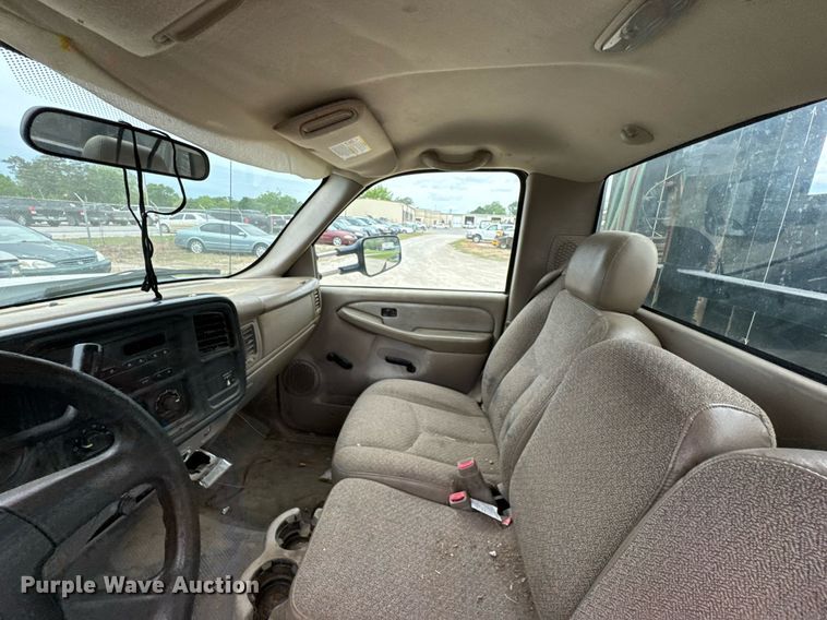 image for item DU9032 2006 Chevrolet Silverado 3500 utility bed pickup truck