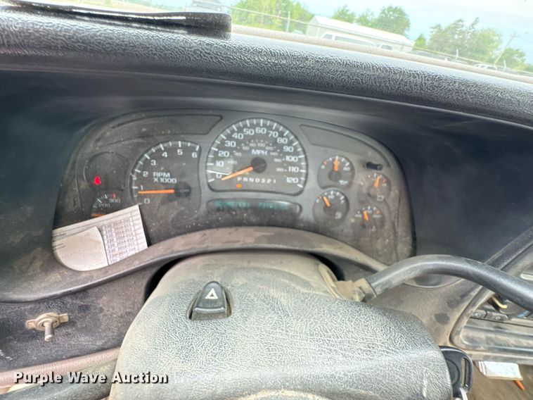 image for item DU9032 2006 Chevrolet Silverado 3500 utility bed pickup truck