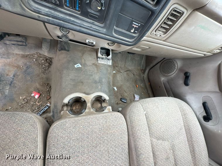 image for item DU9032 2006 Chevrolet Silverado 3500 utility bed pickup truck