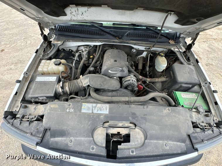 image for item DU9032 2006 Chevrolet Silverado 3500 utility bed pickup truck