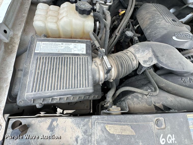 image for item DU9032 2006 Chevrolet Silverado 3500 utility bed pickup truck