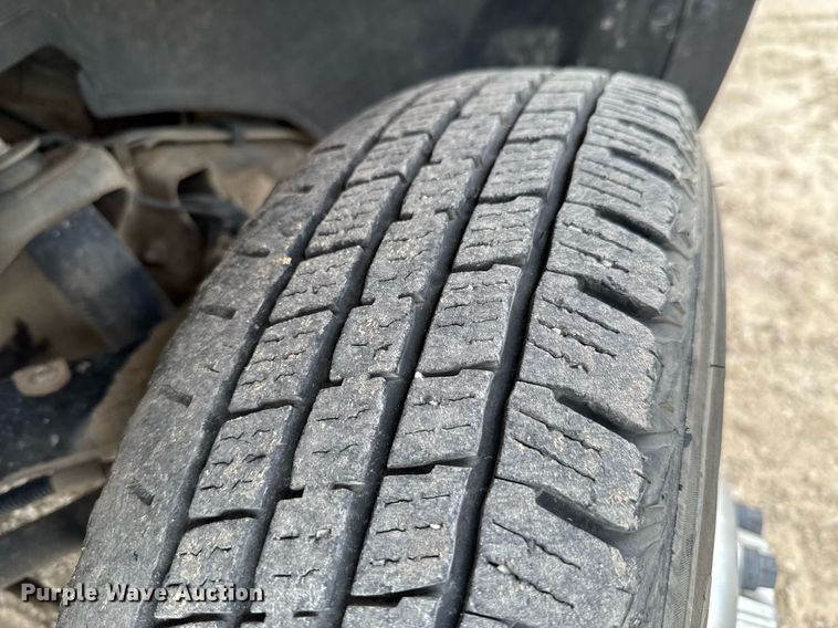 image for item DU9032 2006 Chevrolet Silverado 3500 utility bed pickup truck