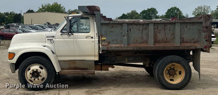 image for item DU9033 1995 Ford F700 dump truck