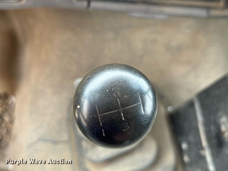 image for item DU9033 1995 Ford F700 dump truck