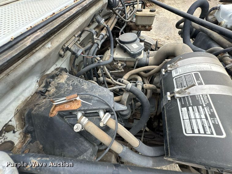 image for item DU9033 1995 Ford F700 dump truck