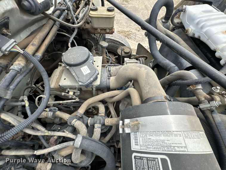 image for item DU9033 1995 Ford F700 dump truck