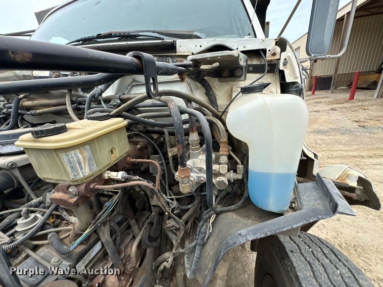 image for item DU9033 1995 Ford F700 dump truck