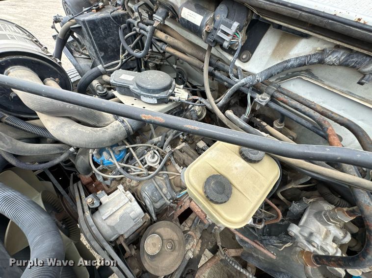 image for item DU9033 1995 Ford F700 dump truck