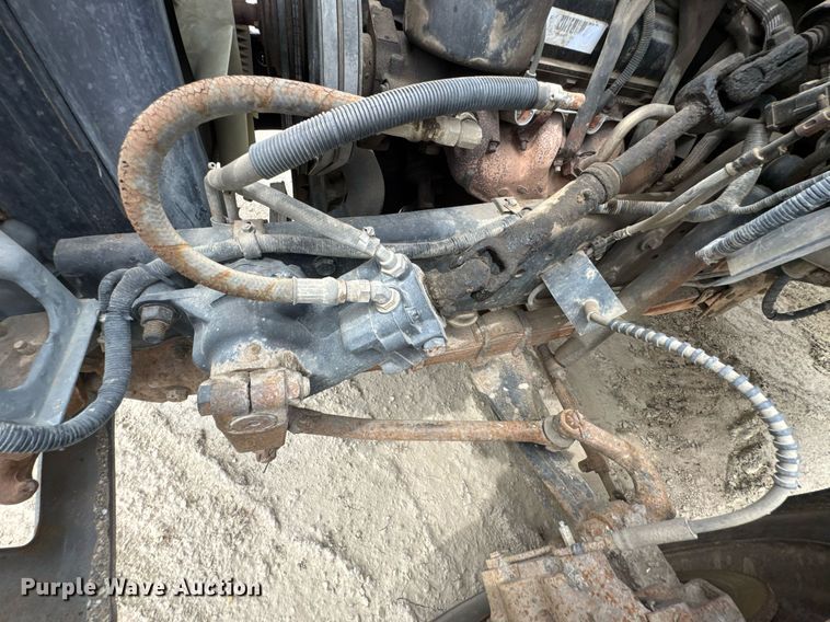 image for item DU9033 1995 Ford F700 dump truck