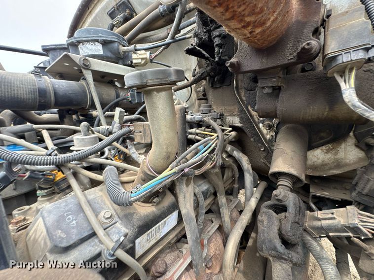 image for item DU9033 1995 Ford F700 dump truck