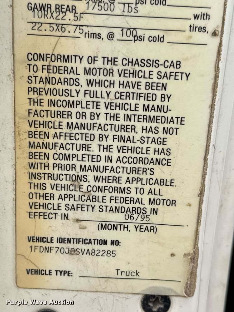 image for item DU9033 1995 Ford F700 dump truck