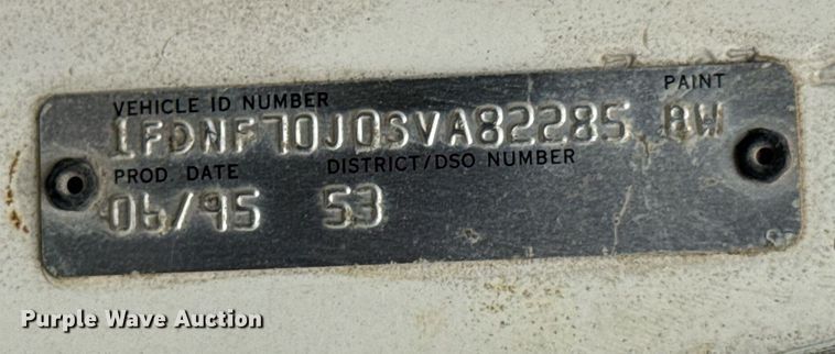 image for item DU9033 1995 Ford F700 dump truck