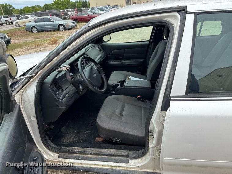 image for item DU9036 2006 Ford Crown Victoria Police Interceptor 