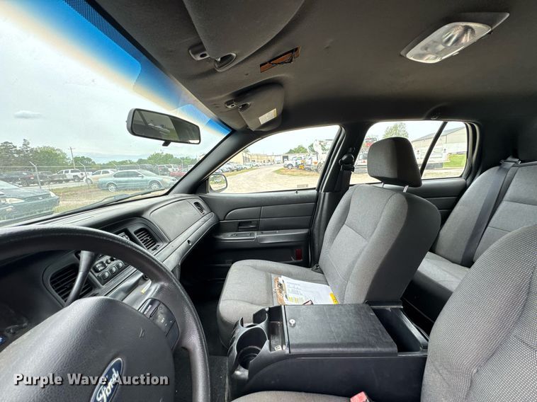 image for item DU9036 2006 Ford Crown Victoria Police Interceptor 