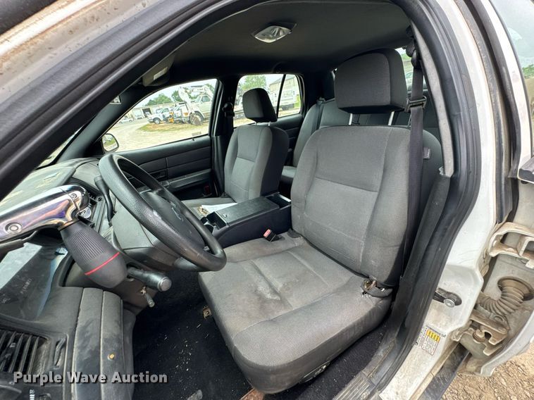 image for item DU9036 2006 Ford Crown Victoria Police Interceptor 