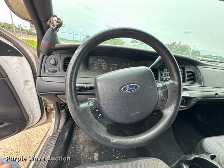 image for item DU9036 2006 Ford Crown Victoria Police Interceptor 