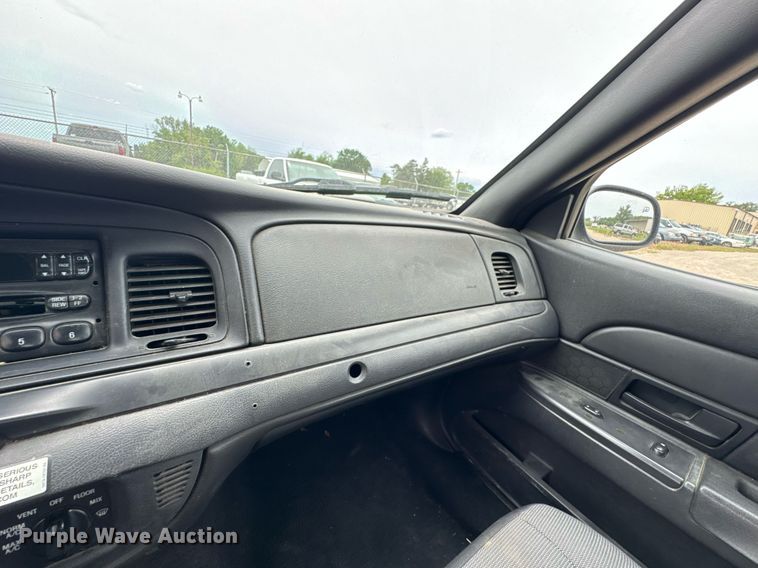 image for item DU9036 2006 Ford Crown Victoria Police Interceptor 