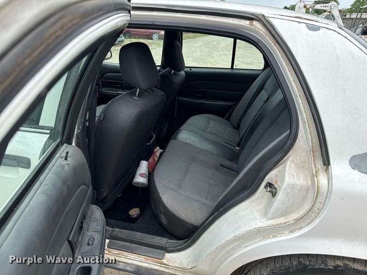 image for item DU9036 2006 Ford Crown Victoria Police Interceptor 