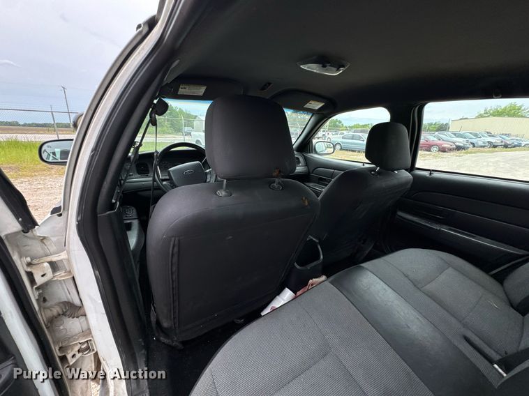 image for item DU9036 2006 Ford Crown Victoria Police Interceptor 