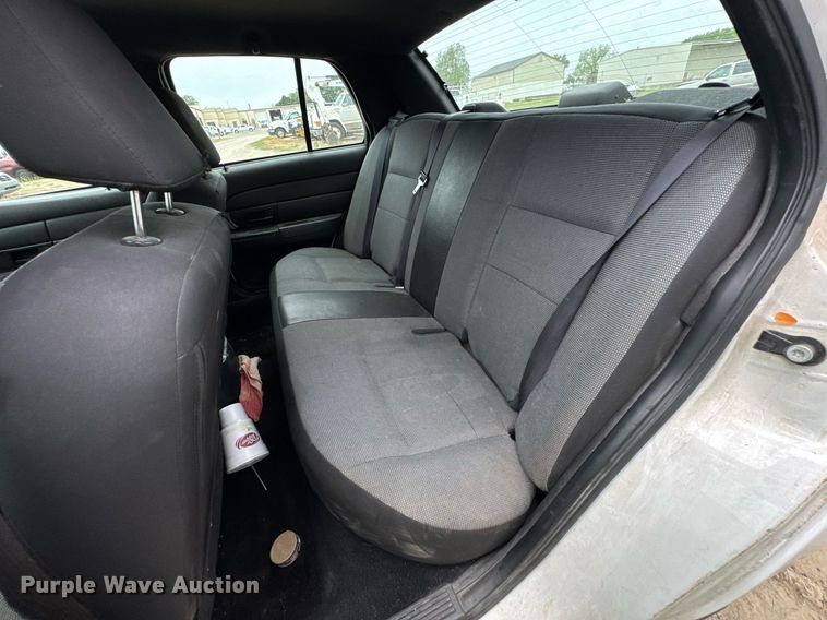 image for item DU9036 2006 Ford Crown Victoria Police Interceptor 