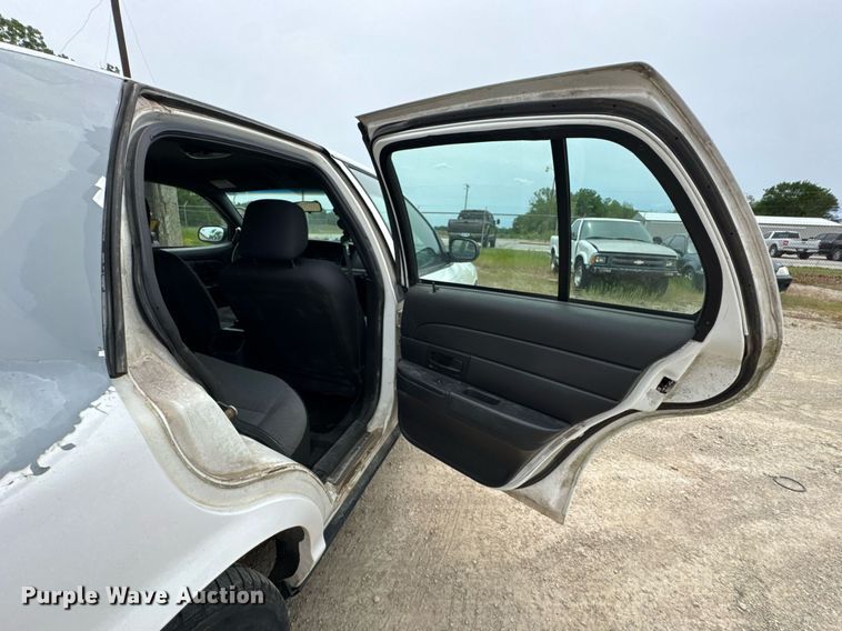 image for item DU9036 2006 Ford Crown Victoria Police Interceptor 