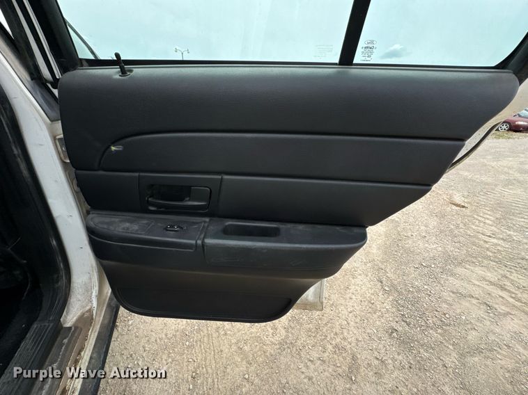 image for item DU9036 2006 Ford Crown Victoria Police Interceptor 