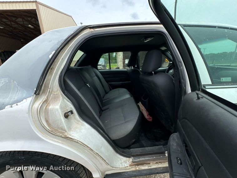 image for item DU9036 2006 Ford Crown Victoria Police Interceptor 