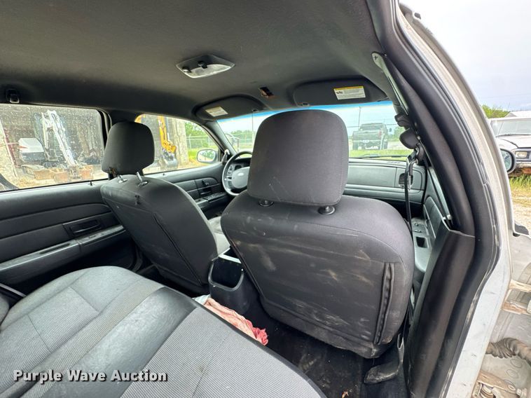 image for item DU9036 2006 Ford Crown Victoria Police Interceptor 