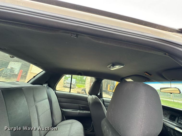 image for item DU9036 2006 Ford Crown Victoria Police Interceptor 