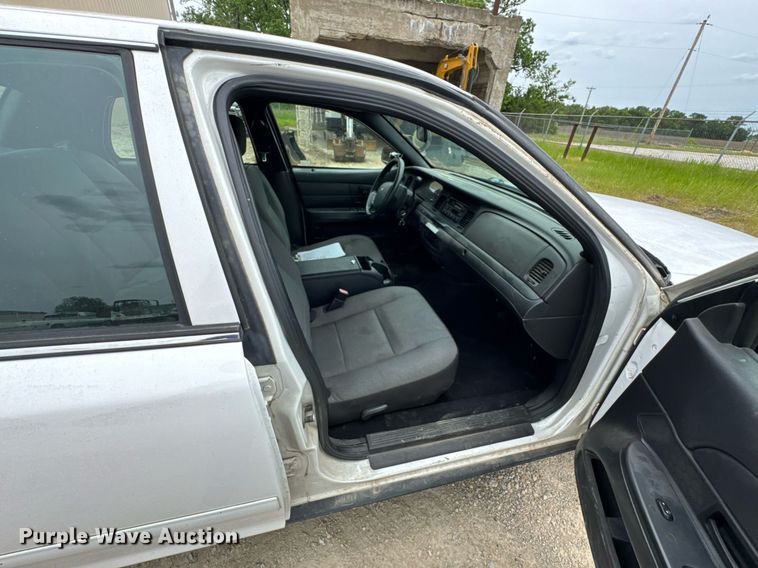image for item DU9036 2006 Ford Crown Victoria Police Interceptor 