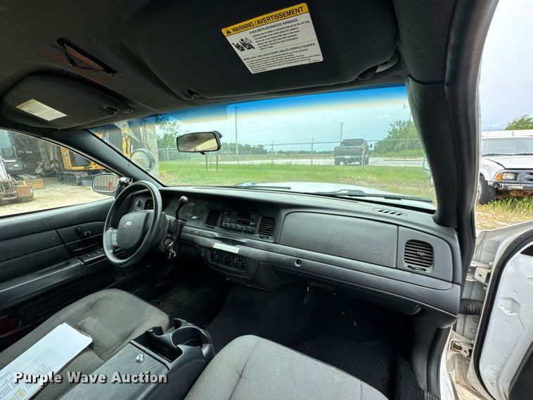 image for item DU9036 2006 Ford Crown Victoria Police Interceptor 