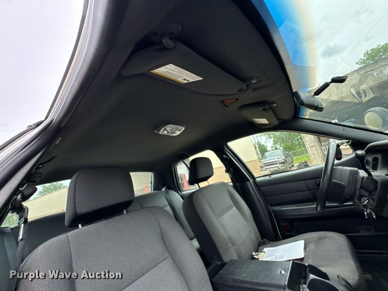 image for item DU9036 2006 Ford Crown Victoria Police Interceptor 