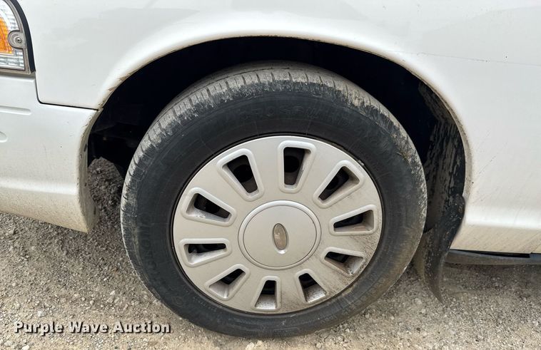 image for item DU9036 2006 Ford Crown Victoria Police Interceptor 